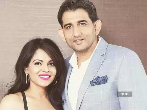 Vikas Thapar (Namita Thapar’s Husband) Age, Net Worth, Wife, Biography In 2025
