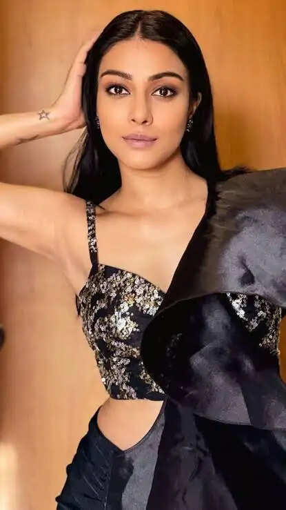 Charu Mehra Biography, Age, Height, Weight, Net Worth in 2025