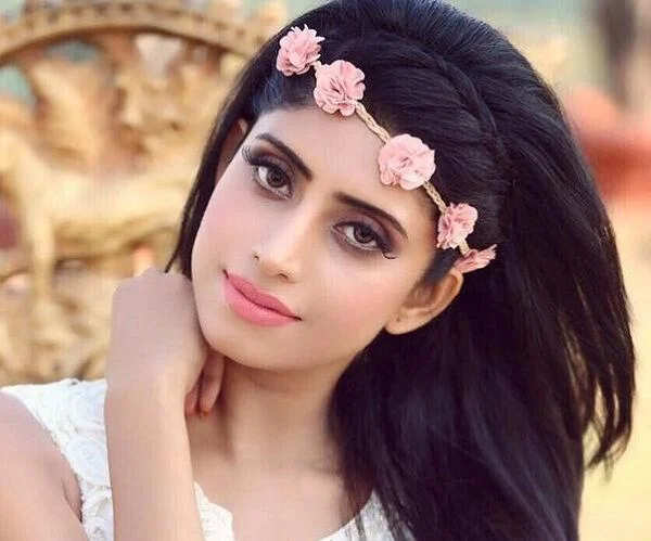 Vindhya Tiwari Age, Wiki, Boyfriend, Family, Instagram, Biography In 2025
