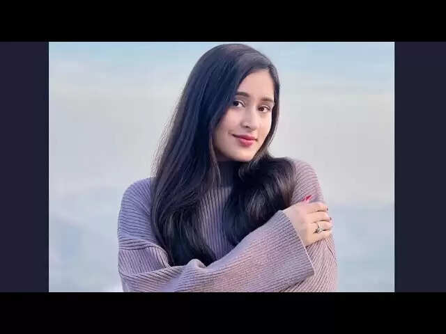 Himanshi Tekwani Biography, Age, Height, Career, Marriage, Sister, Net Worth In 2025