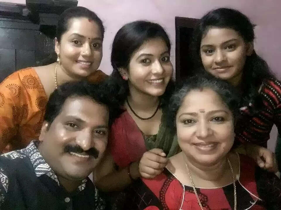 Cast And Crew Of Malayalam Tv Show Manjurukum Kaalam