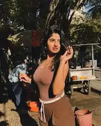 Sania Mistry Biography, Age, Height, Boyfriend, Income & Net Worth In 2025