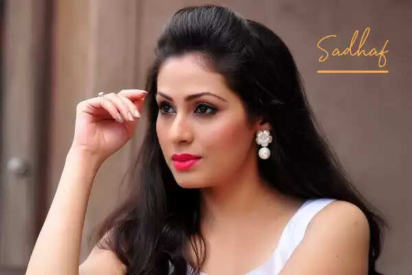 Sadha Blood Group, Net Worth, Caste, Religion, Mother