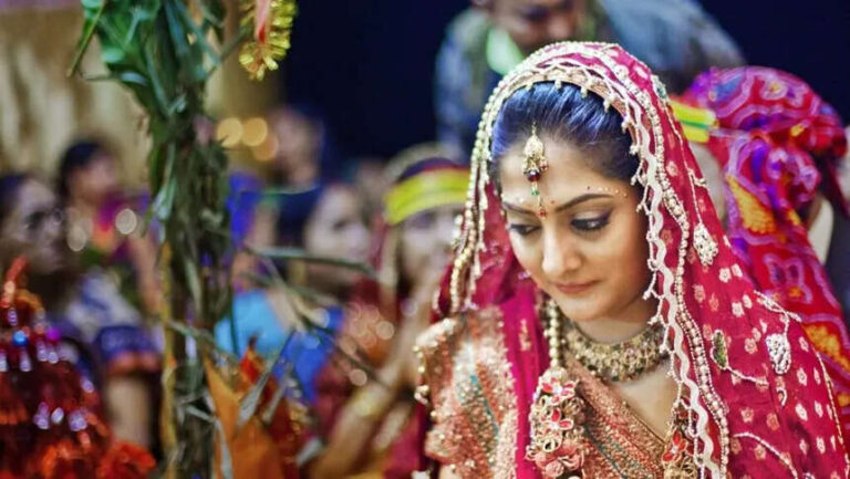 Traditional Dress of Bihar Men & Women