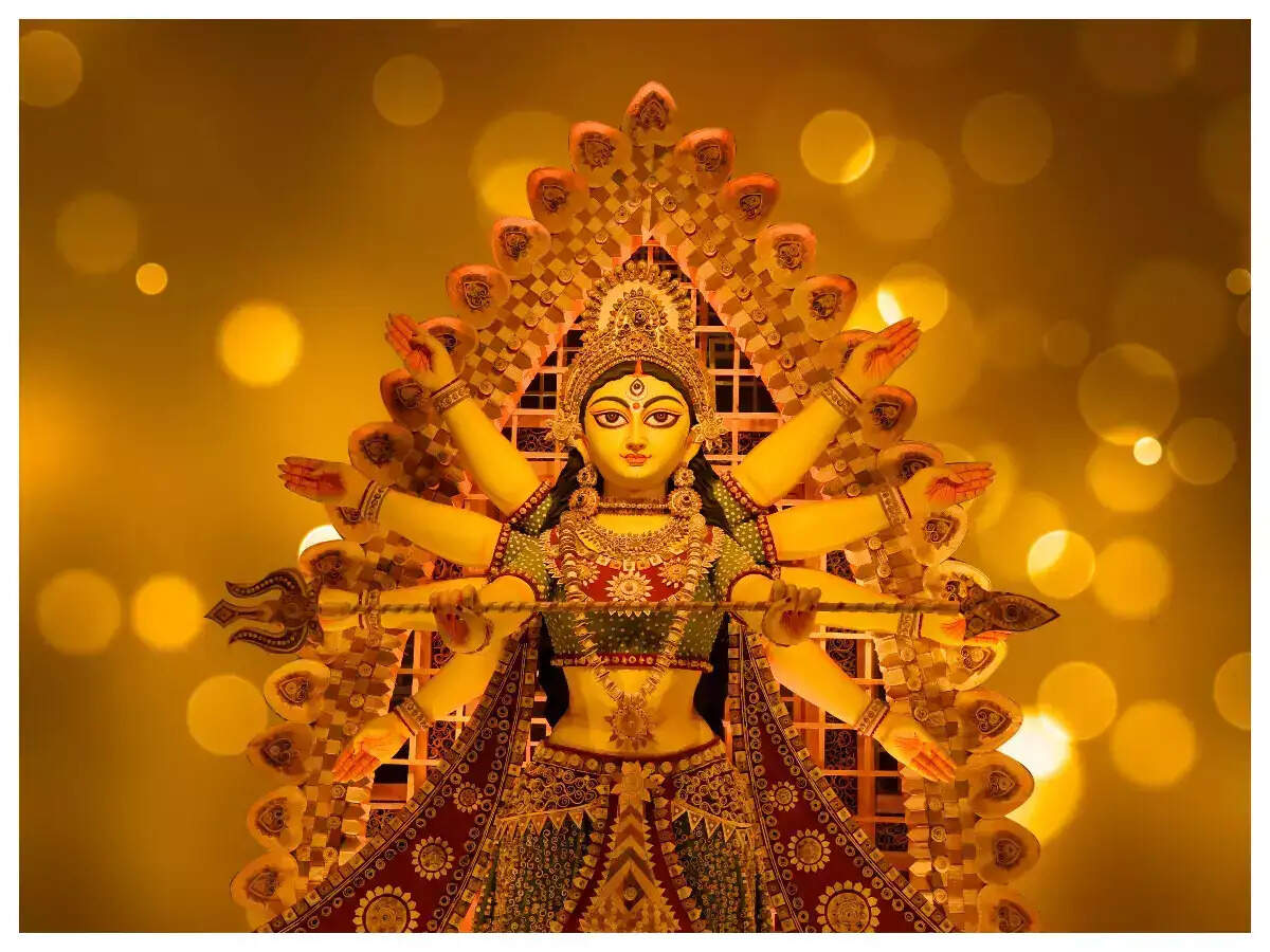 Top 5 Heartwarming Navratri Wishes, Messages & Quotes to Share with Loved Ones In 2025
