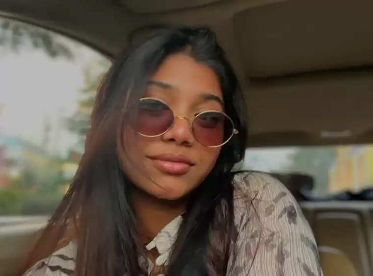Actress Dhanvi Sreemayi Age, Father, Family, Movies List, Biography In 2025