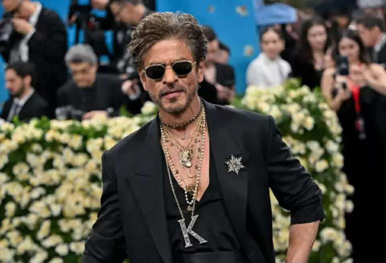 Shah Rukh Khan Bio, Height, Age, Weight, Family, Affair, Wiki, Net Worth In 2025