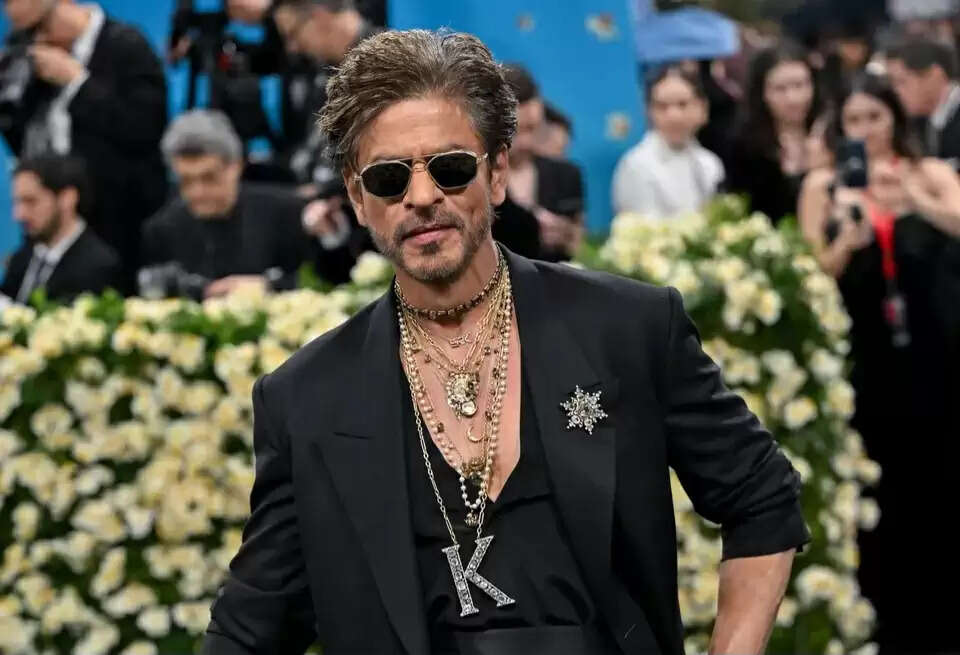 Shah Rukh Khan Bio, Height, Age, Weight, Family, Affair, Wiki, Net Worth In 2025