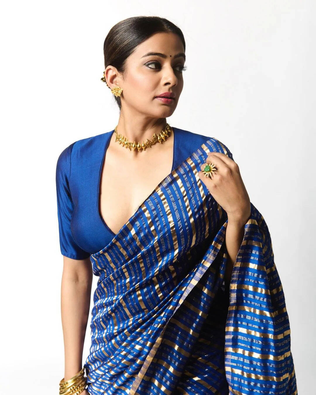 Priyamani Biography, Height, Weight, Age, Affair, Family, Wiki, Net Worth In 2025