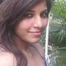 Top 10 Hot Bhojpuri Actresses In Backless Sarees