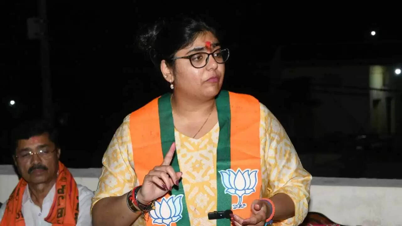Who is the daughter of Ashok Chavan?