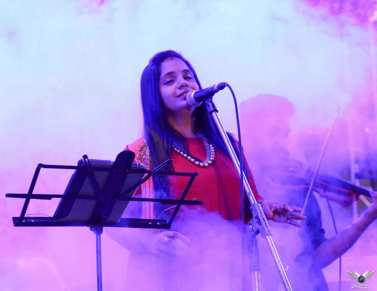 Singer Saindhavi Biography, Age, Height, Husband, Career, Net Worth In 2025