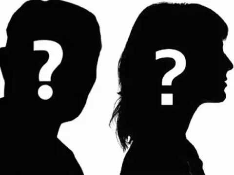 Bollywood Blind Item In Hindi: सुपरस्टार निराधार अफवाहों से परेशान है
