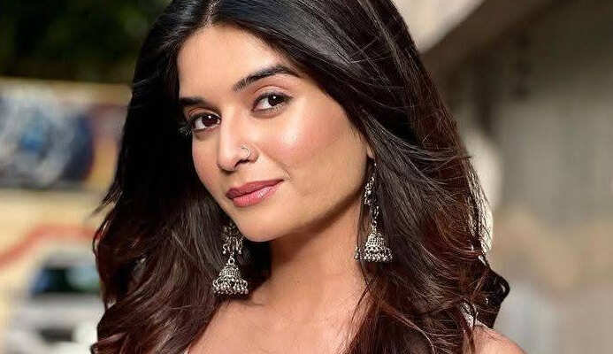 Know About Bhavika Sharma Biography In 2025