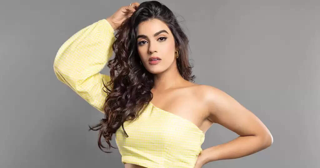 Kavya Thapar Relationships, Age, Height, Family, Movies, Net Worth In 2026