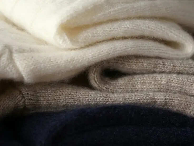 How to Choose the Perfect Women’s Cashmere Sweater for Your Style