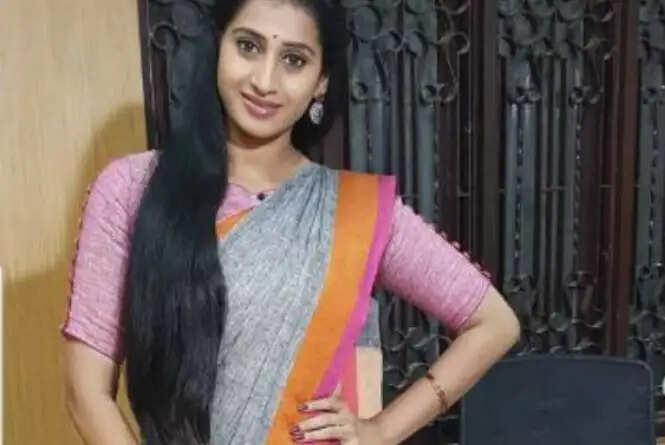 Meena Vasu Wiki, Biography, Age, Photos, Spouse In 2026