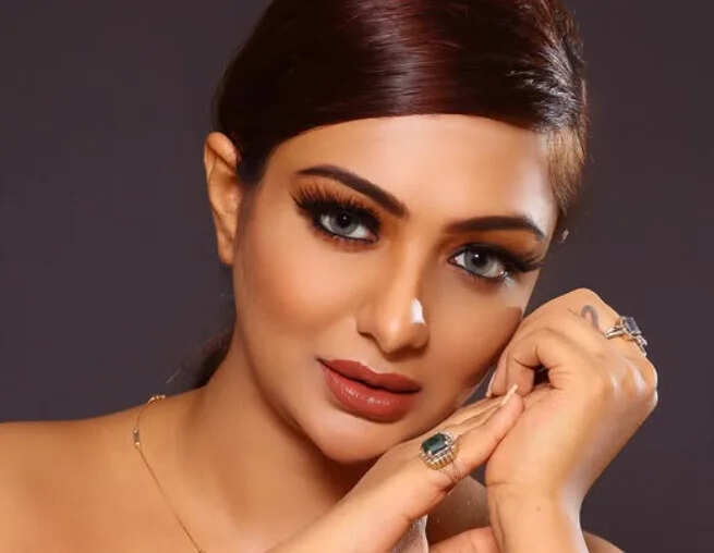 Khushi Mukherjee Height, Age, Family, Biography in 2026
