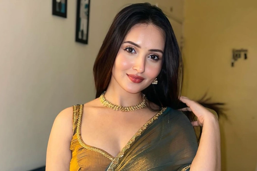 Varsha-Rekhate-Biography