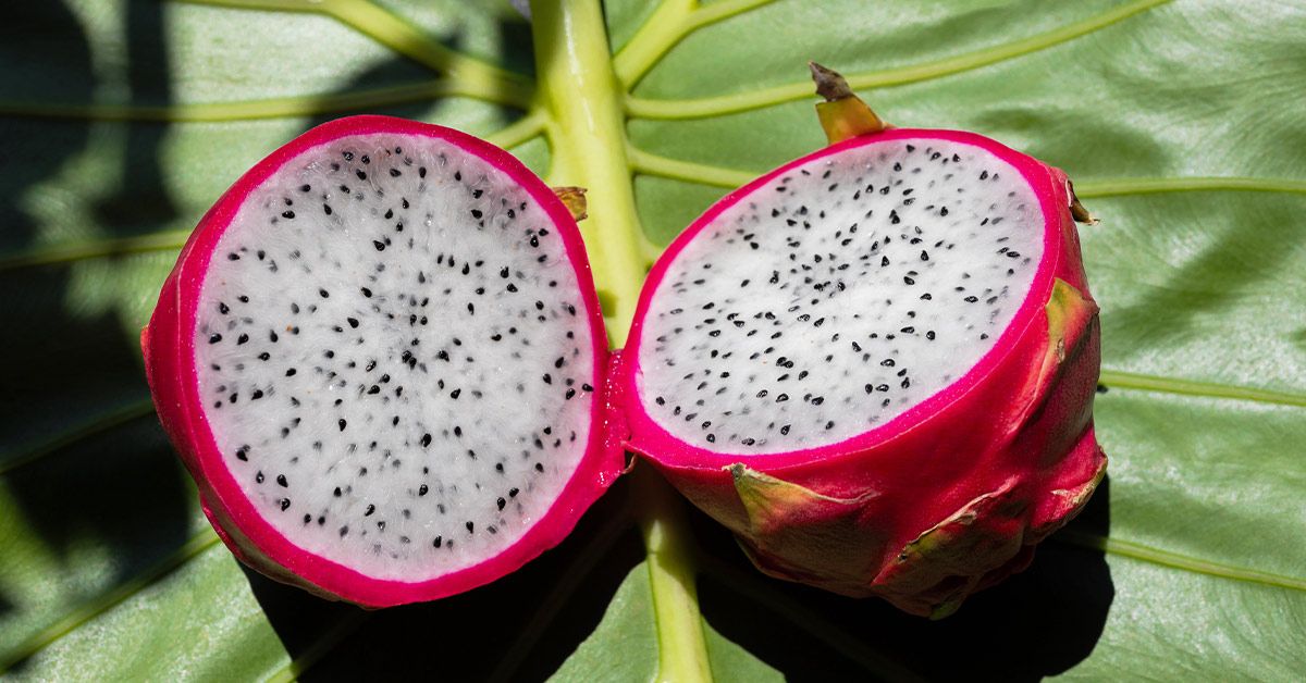 A-pink-pitahaya-cut-it-in-half-Dragon-Fruit-facebook